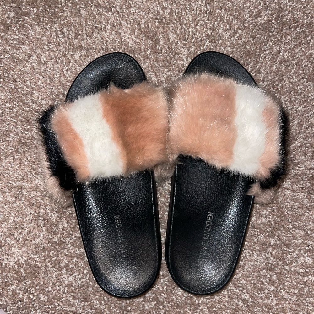 Steve Madden Fuzzy Slides